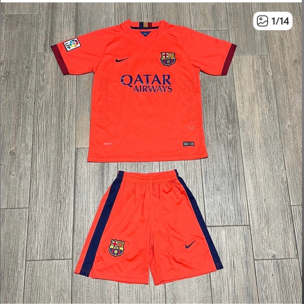 LUIS SAUREZ NIKE MENS MEDUIM SOCCER SHORT SET DRI-FIT RED ORANGE AUTHENTIC